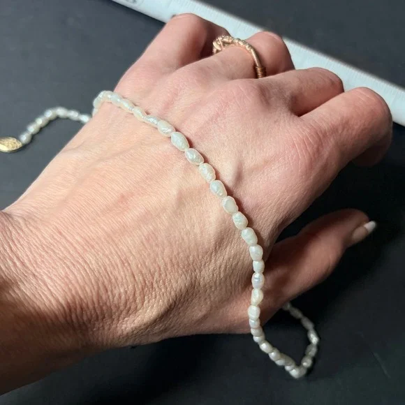 Elegant Freshwater Pearl Baroque Necklace Gold Tone Clasp Delicate Strand 17" - Picture 11 of 11